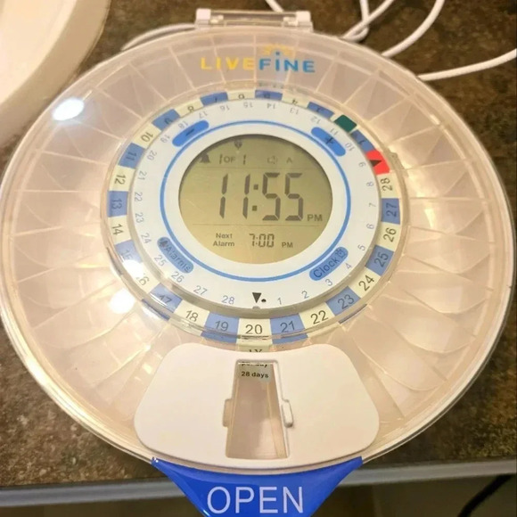 Frosted Smart Pill Dispenser - Picture 3 of 7